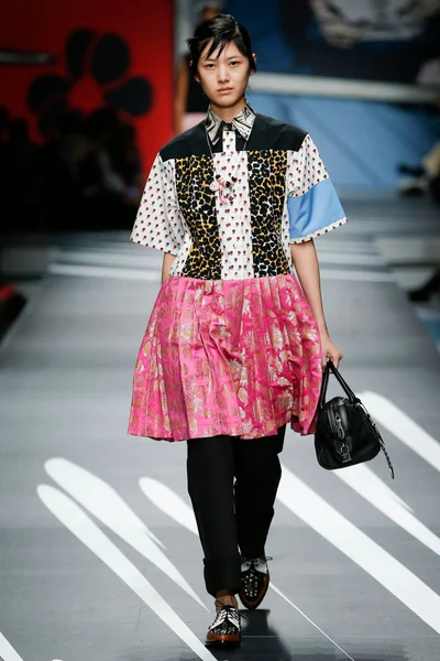 Look 26